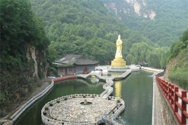 平定冠山森林公园