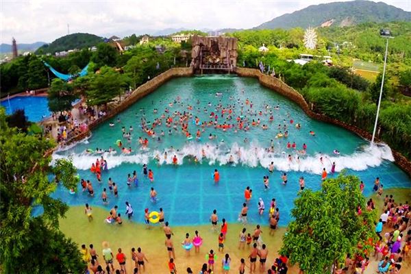 森波拉冰川水谷