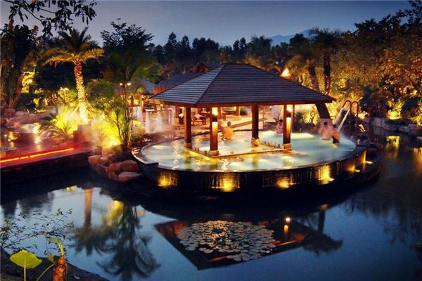 日月谷温泉主题公园