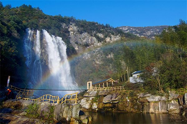 大别山彩虹瀑布