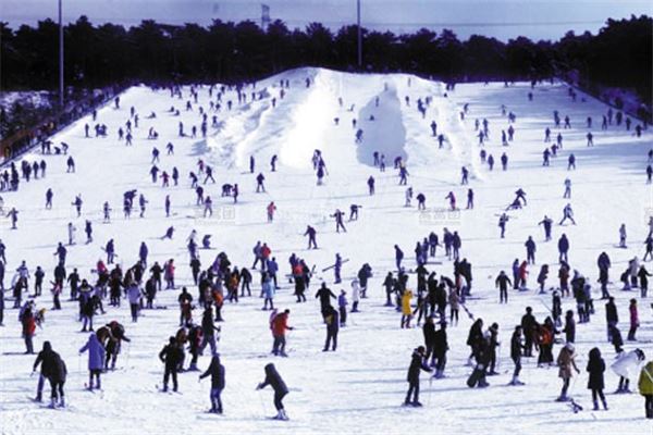 棋盘山滑雪场