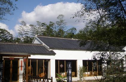 怡人山水度假山庄