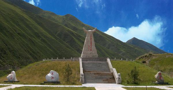 “三江源”纪念碑