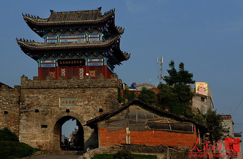 石泉东、西、南城门