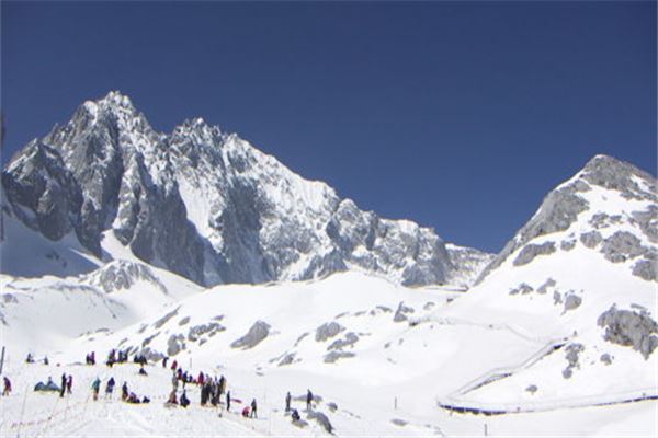 玉龙雪山滑雪场