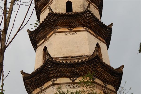 绍衣堂和横山塔