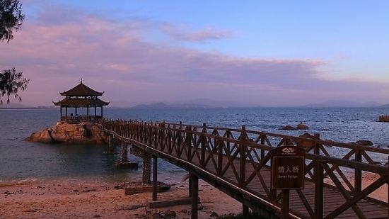 蜈支洲岛情人桥