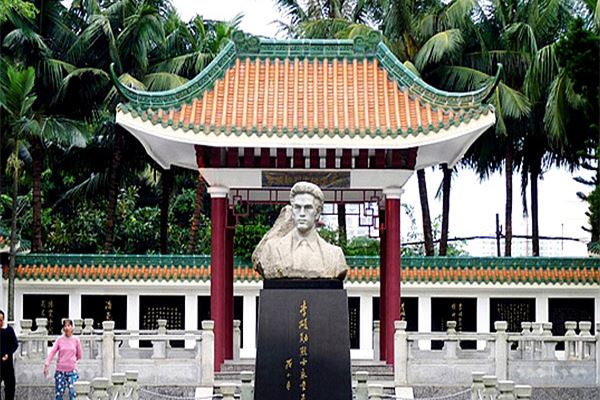 李硕勋烈士纪念亭