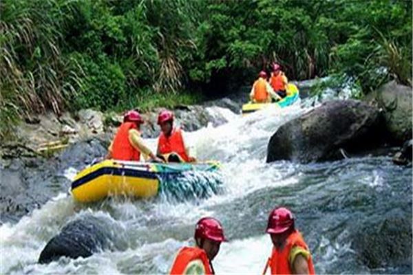 圣堂山峡谷漂流