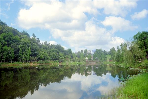 塘湾湖度假山庄